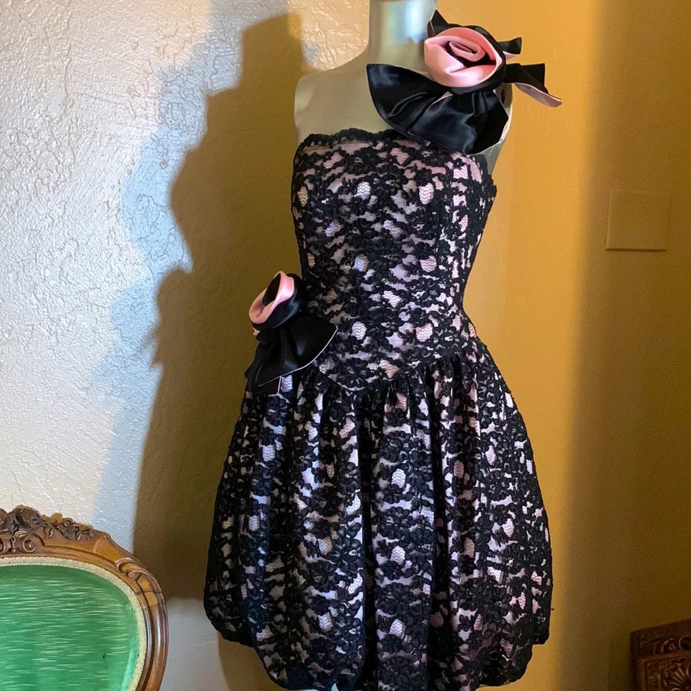 Vintage Carole Mignon Boutique Black Lace Mini Dress.  SZ 4 - Picture 5 of 8